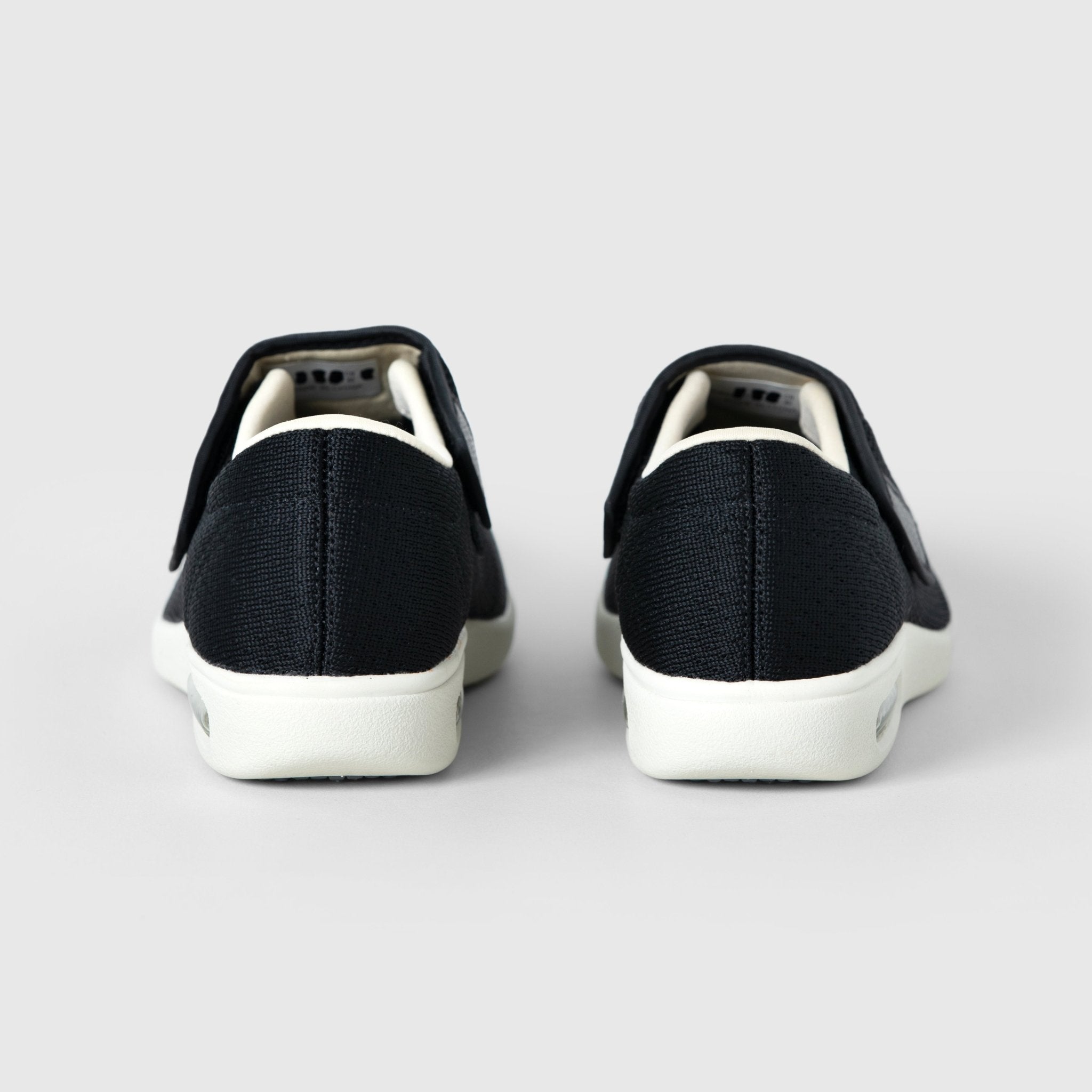 Chloe Stretch No-Tie Wide Shoes w/ Adjustable Closure - Black